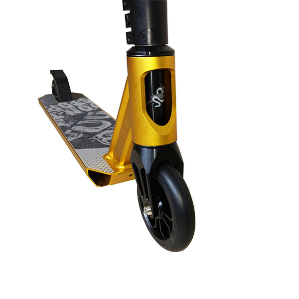 STUNT SCOOTER WITH CHROME PLATE WITH HIC SYSTEM